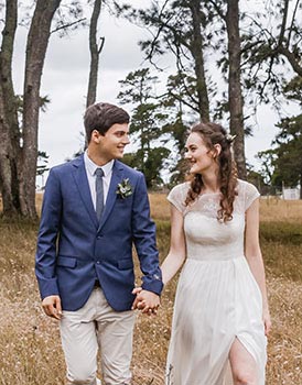 Zweifarbiger Hochzeitsanzug in blau und beige